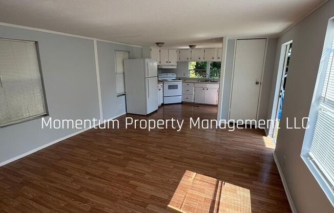 Gorgeous 2/1 in Brooksville! Don't Miss Out! AVAILABLE FOR IMMEDIATE MOVE IN!!