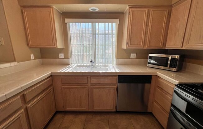 2 beds, 2 baths, $1,600, Unit # 2412