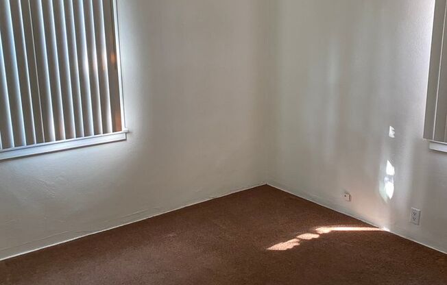 2 beds, 1 bath, $2,400