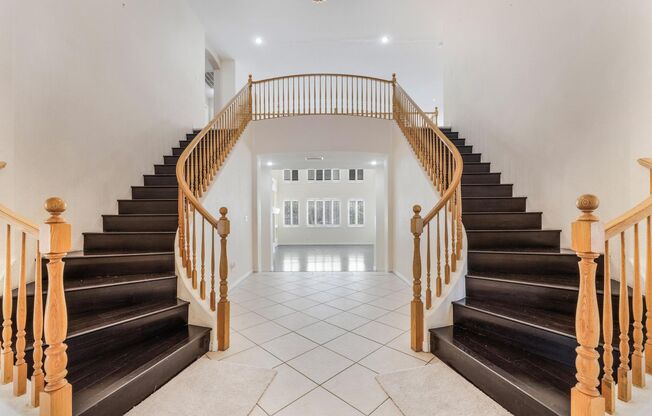 Luxurious Home in Gated Community