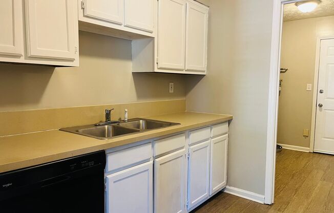 2 beds, 1 bath, 800 sqft, $1,295, Unit Unit 160