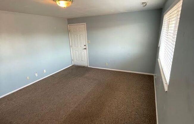 3 beds, 1 bath, 1,000 sqft, $1,295, Unit Unit 6