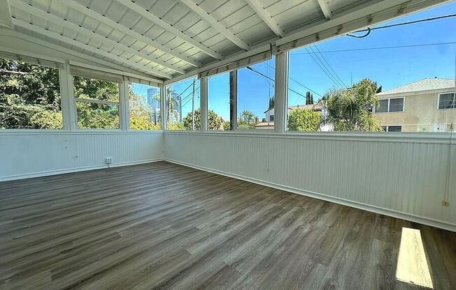 1556 S BEVERLY GLN BLVD