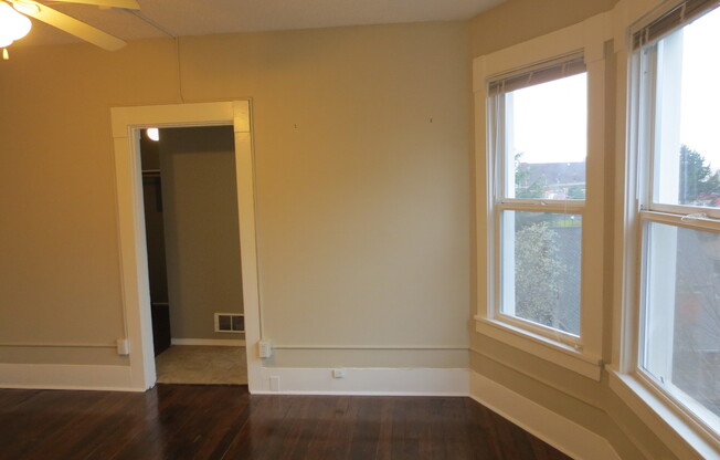 Studio, 1 bath, 357 sqft, $1,278, Unit 307