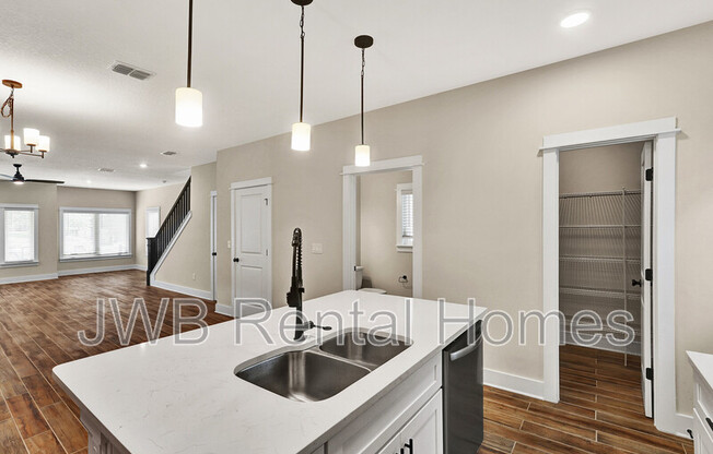 218 2 ST E