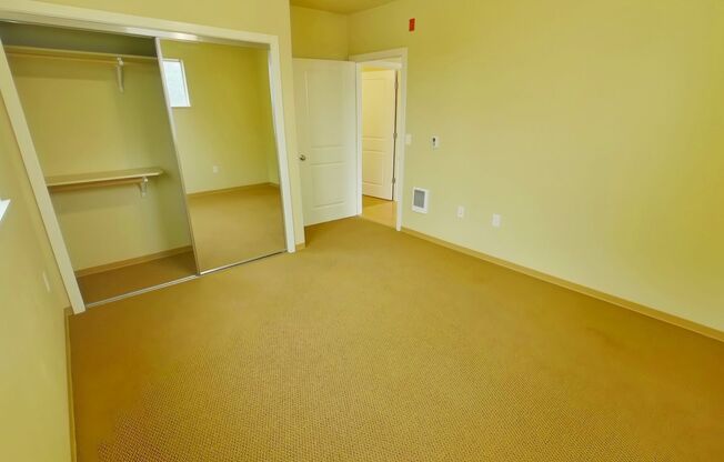 3 beds, 2 baths, 967 sqft, $2,400, Unit 304