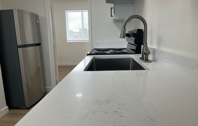 1 bed, 1 bath, 304 sqft, $965, Unit Unit 204