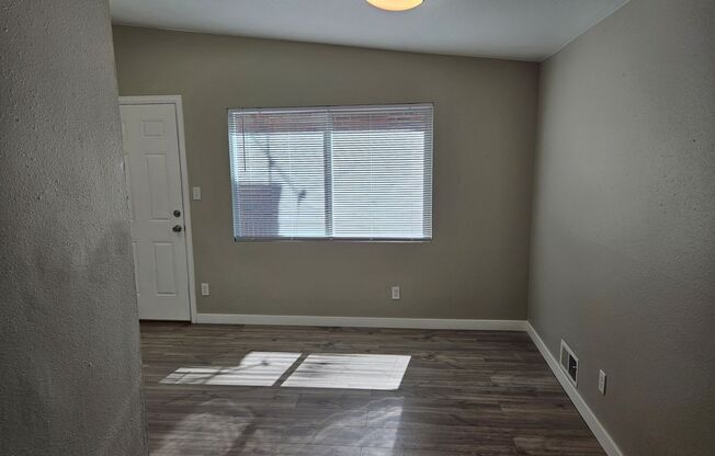 2 Bed 1 Bath Home In Denver.