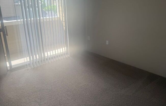 1 bed, 1 bath, 721 sqft, $1,395, Unit 7-106
