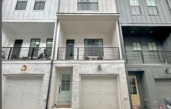 Exclusive Buckley Townhome | 2 Bed, 2 Bath Luxury Retreat!!