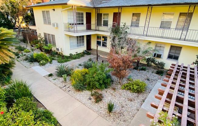 1 bed, 1 bath, $2,195, Unit 405-28