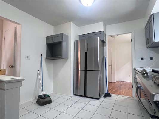 2 beds, 1 bath, $2,500