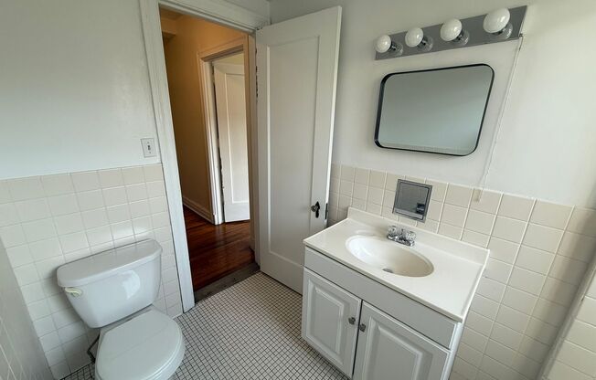 2 beds, 2 baths, 1,303 sqft, $2,200, Unit New King Edward  301