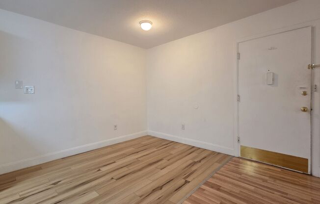 1 bed, 1 bath, 2nd floor, condominium