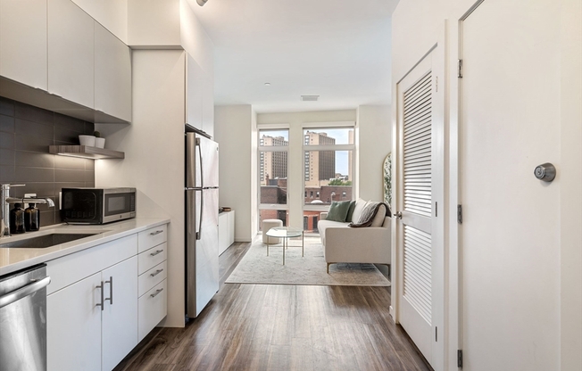 Studio, 1 bath, 554 sqft, $3,250, Unit 501