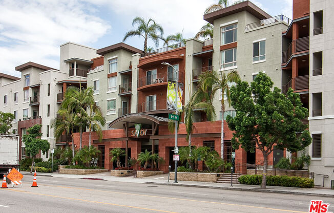 2 beds, 2 baths, 1,042 sqft, $3,200, Unit 115