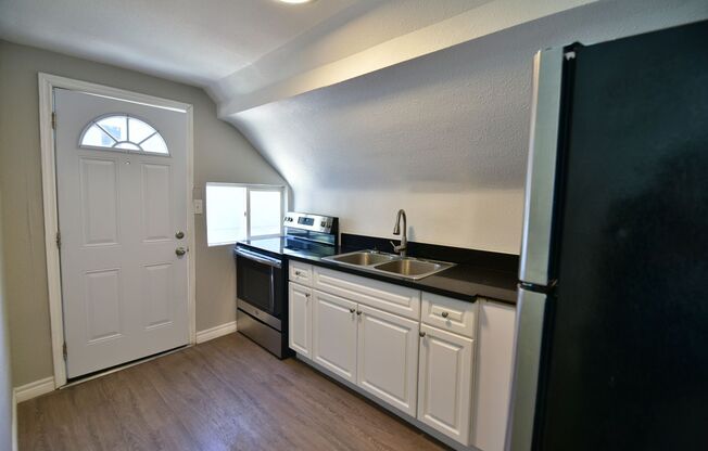 1 bed, 1 bath, 528 sqft, $995, Unit 201