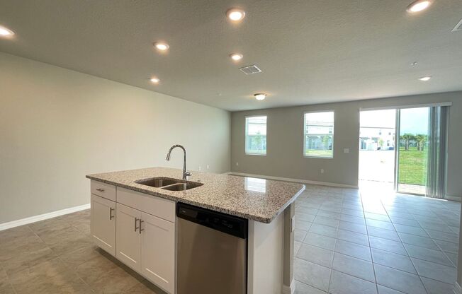 3 Bedroom, 2.5 Bath Town Home in Greens at Forest Lake!