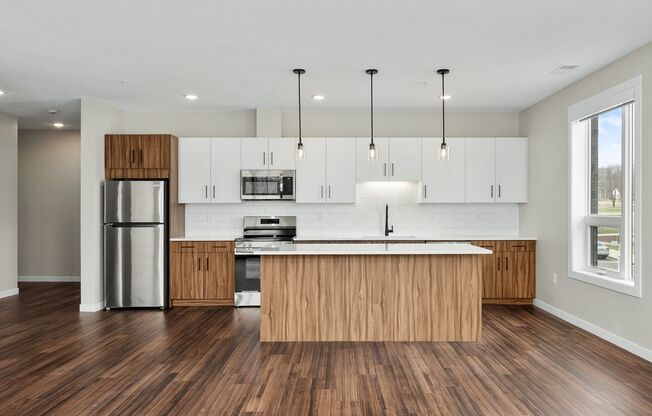 2 beds, 2 baths, 1,577 sqft, $2,600, Unit 402