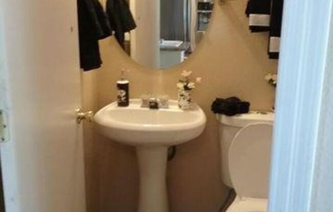 4 beds, 2.5 baths, $2,200