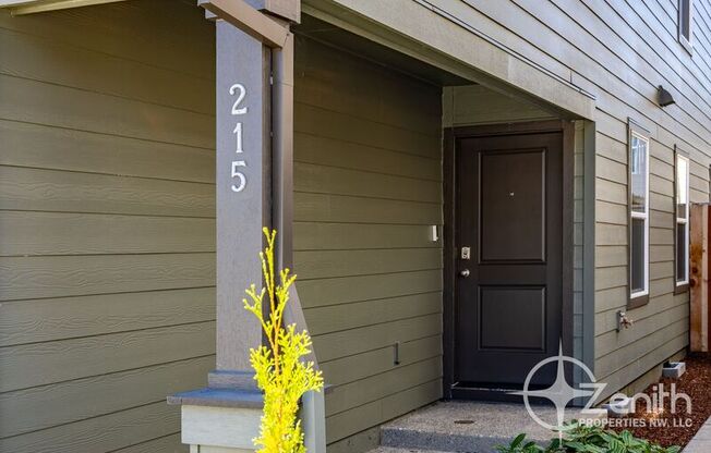 215 N LAYLA PL