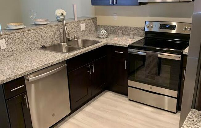 3 beds, 2 baths, 1,000 sqft, $2,475, Unit 9648-01