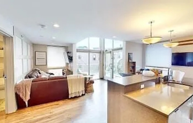 11 Dorchester Street