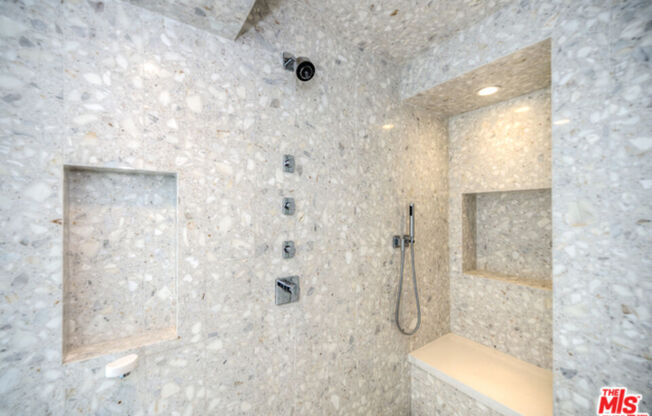 2 beds, 3 baths, 2,085 sqft, $7,250, Unit 1207