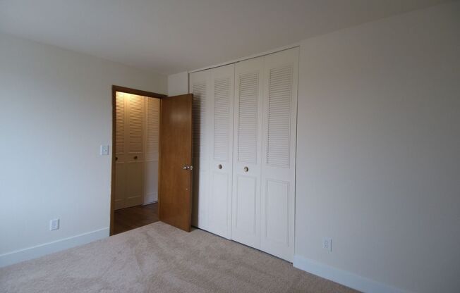 2 beds, 1 bath, 800 sqft, $1,185, Unit 200