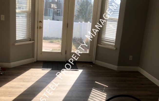 3233 W DAVENCOURT LOOP