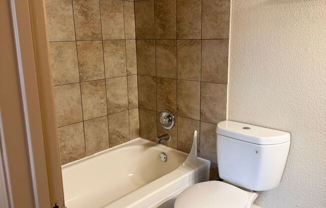 1 bed, 1 bath, 682 sqft, $925, Unit 116