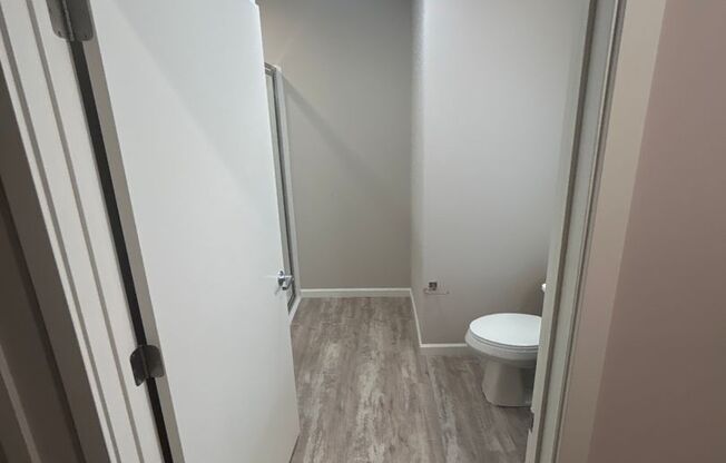 Studio, 1 bath, 500 sqft, $995, Unit 29