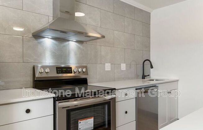 2510 E 7 ST