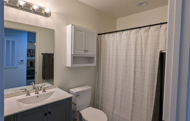 2 beds, 1 bath, 988 sqft, $1,525, Unit 124