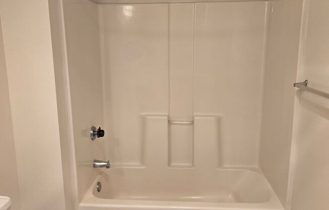 2 beds, 1 bath, 882 sqft, $1,415, Unit 226