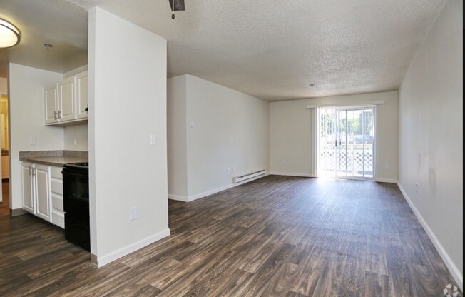 2 beds, 1 bath, 868 sqft, $1,799, Unit 22