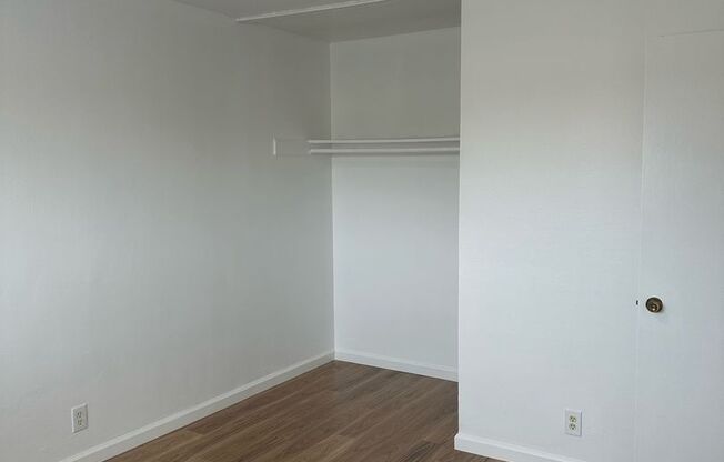 2 beds, 1 bath, $1,990, Unit 01