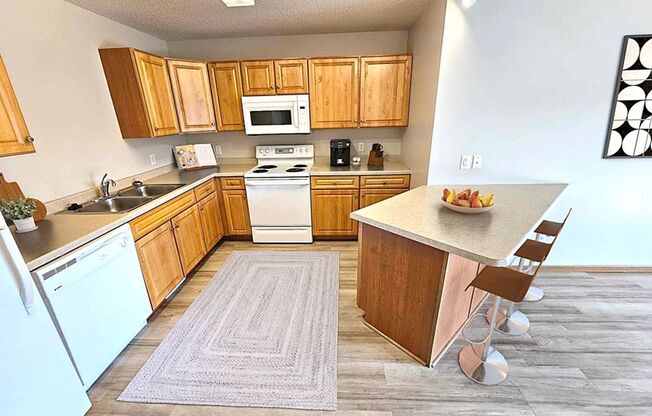 2 beds, 1 bath, 898 sqft, $1,025, Unit 7003 W. 56th Street #8