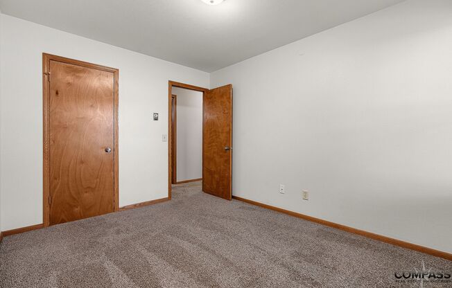 2 beds, 1 bath, 660 sqft, $995, Unit 30