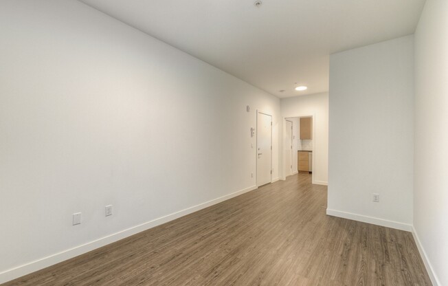 Studio, 1 bath, 350 sqft, $1,096, Unit A5