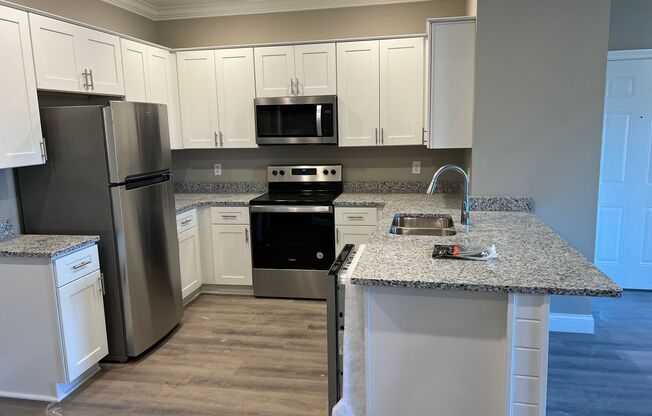 2 beds, 2 baths, 979 sqft, $1,130, Unit 913