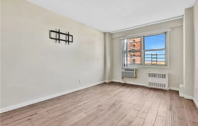 1 bed, 1 bath, $1,700