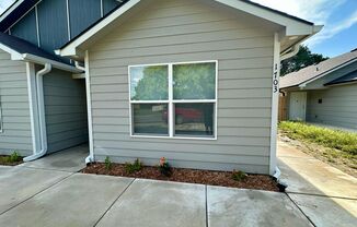 4 beds, 2 baths, $995