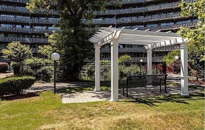 1 bed, 1 bath, 385 sqft, $1,750, Unit 240