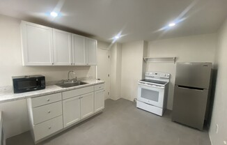 3 WADE AVE