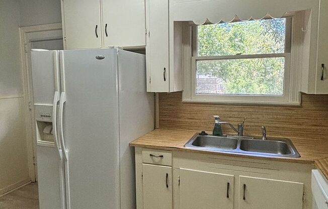 3 beds, 1 bath, $1,950