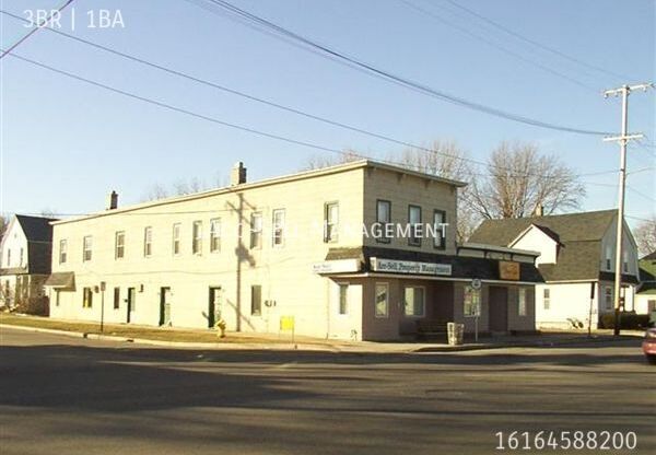 801 CROSBY NW