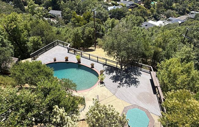 4BD/3.5BA HOME - GREENBRAE HILLS - STUNNING PANORAMIC VIEWS, HEATED POOL & SPA!