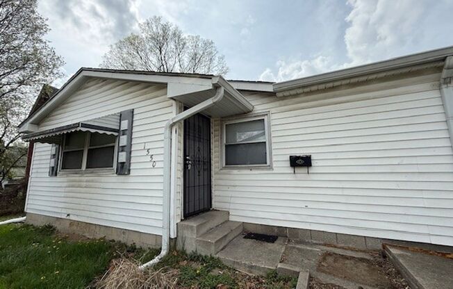 LARGE 4BR ONE LEVEL HOME WITH A GREAT FLOORPLAN.  TONS OF SPACE!