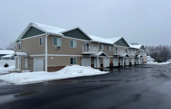 2 beds, 1 bath, 1,040 sqft, $1,485, Unit AT 709-34